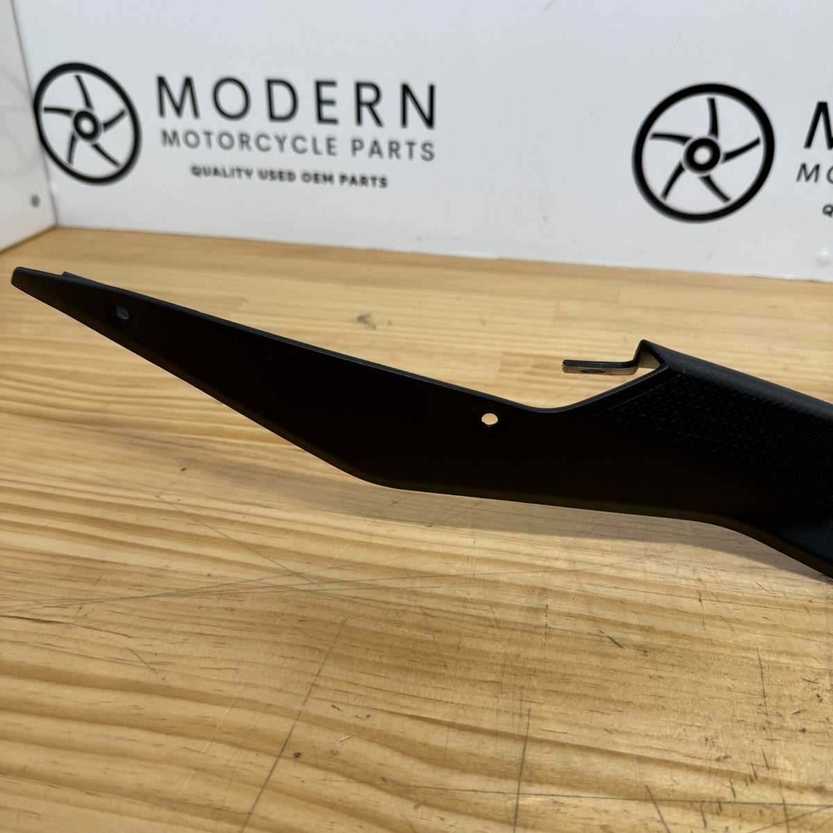 Ducati SBK 848 1098 1198 2007-2013 Right Seat Infill 48211851A Genuine OEM