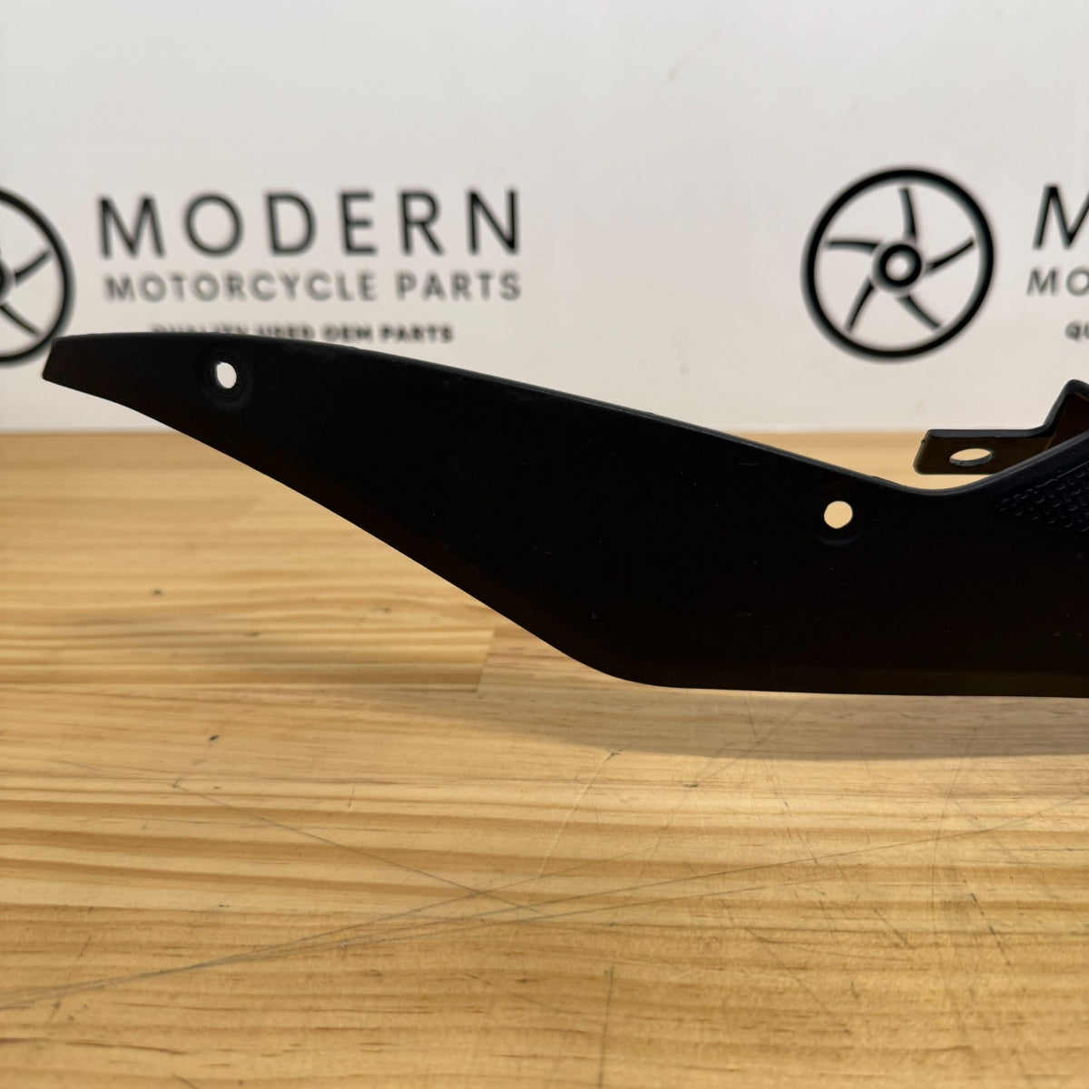 Ducati SBK 848 1098 1198 2007-2013 Right Seat Infill 48211851A Genuine OEM