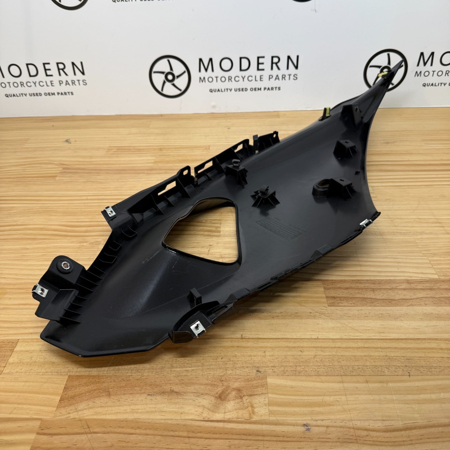 Yamaha YZF-R7 2022-2025 Left Upper Fairing Black BEB-W2835U-00-P0 Genuine OEM