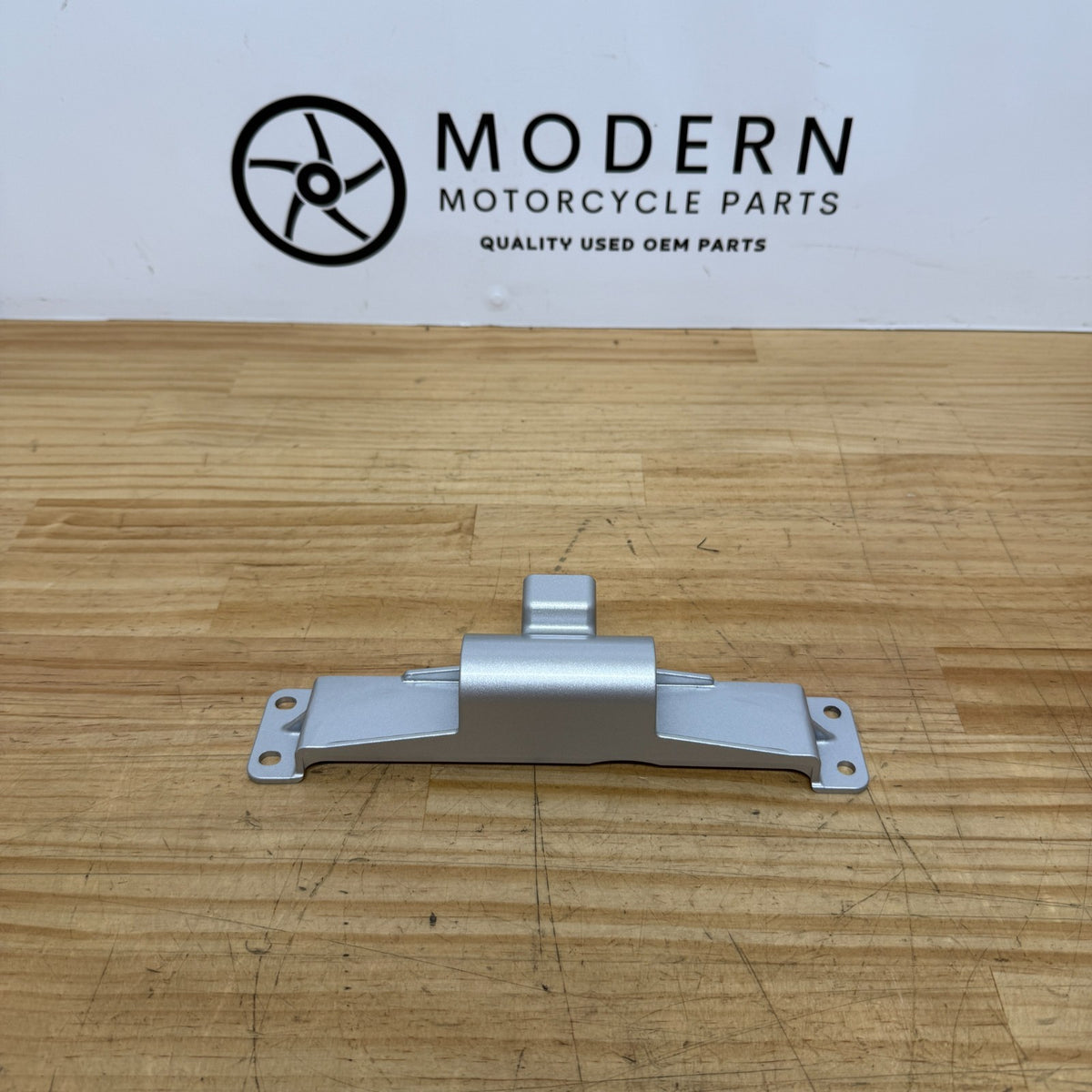 BRAND NEW Yamaha YZF-R1 2015-2019 Tank Mount 2CR-2413Y-00 Genuine OEM