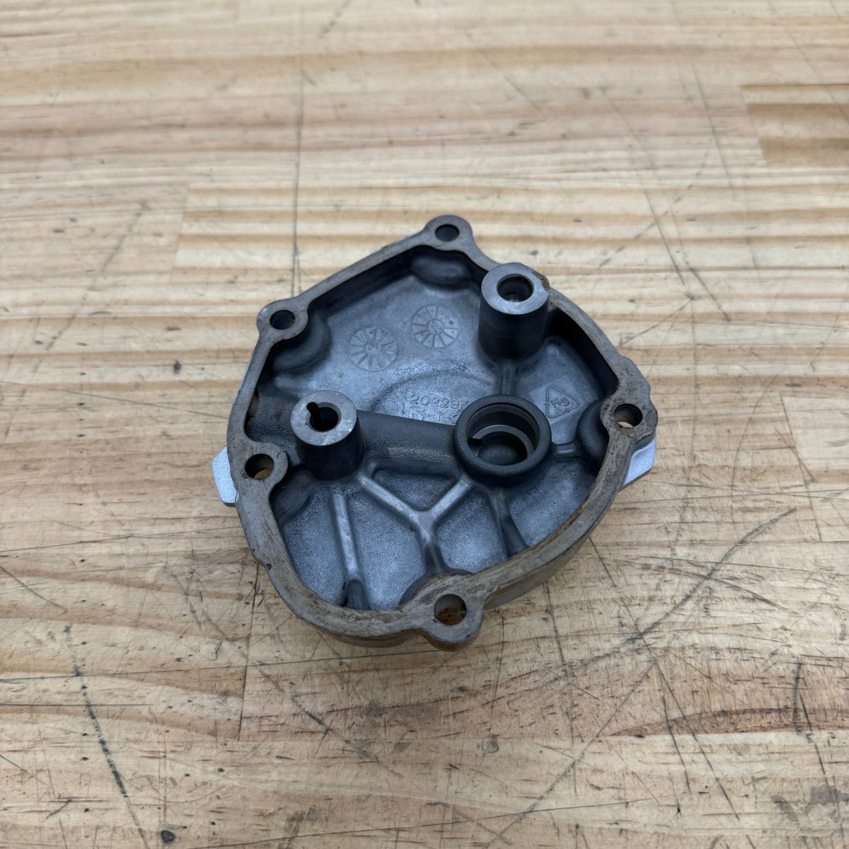 Yamaha YZF-R1 2015-2019 Oil Pump Cover BX4-15416-01 Genuine OEM