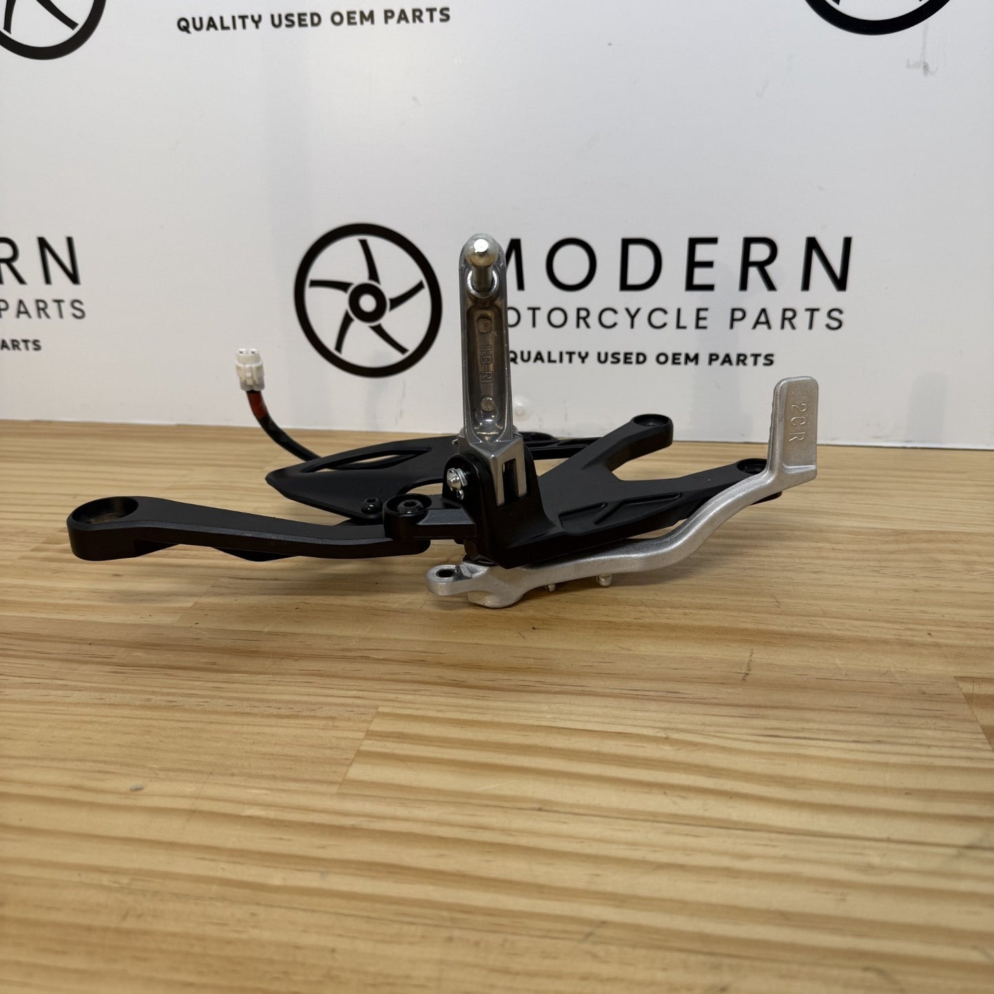 Yamaha YZF-R1 2020+ Right Rearset 2CR-27443-00 Genuine OEM
