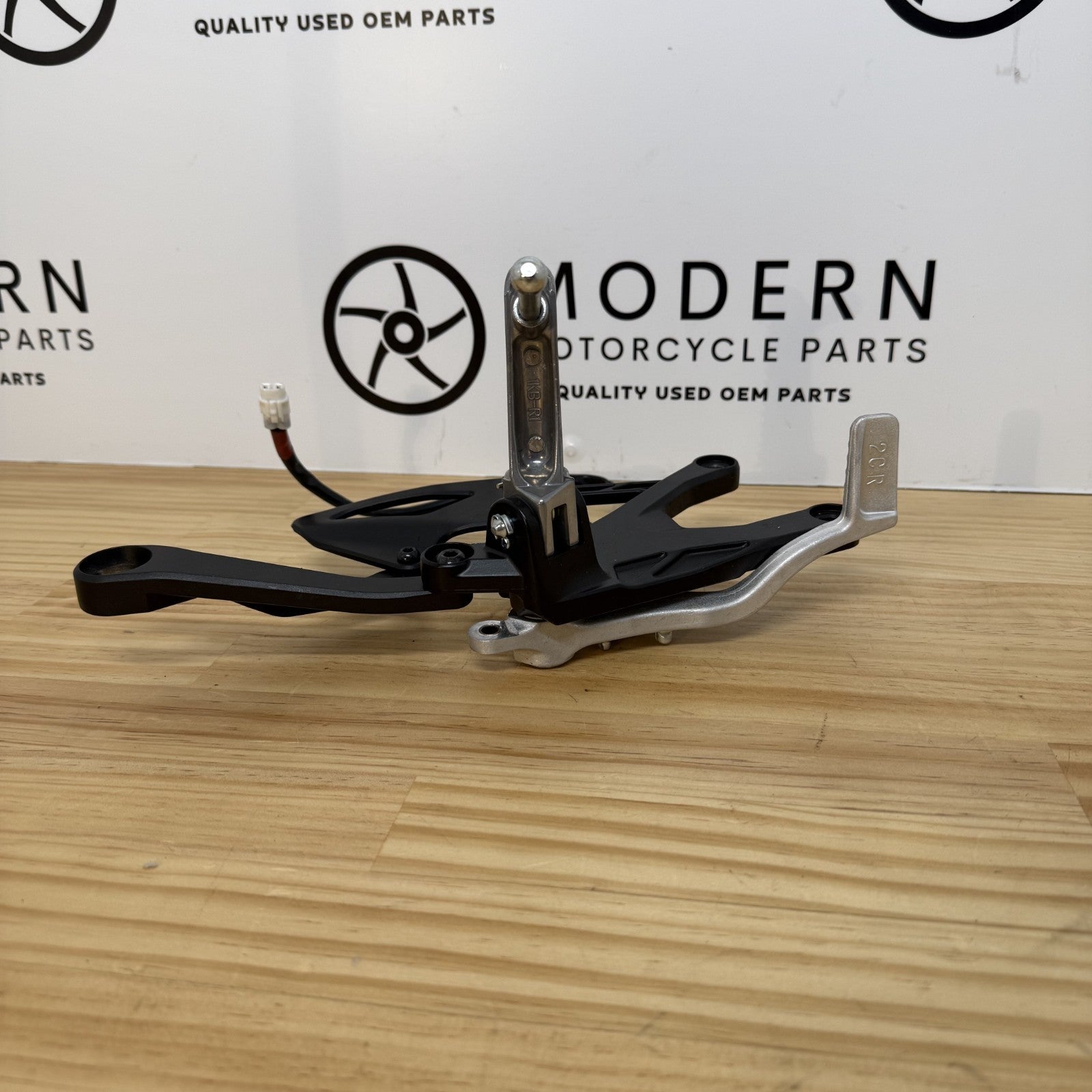 Yamaha YZF-R1 2020+ Right Rearset 2CR-27443-00 Genuine OEM