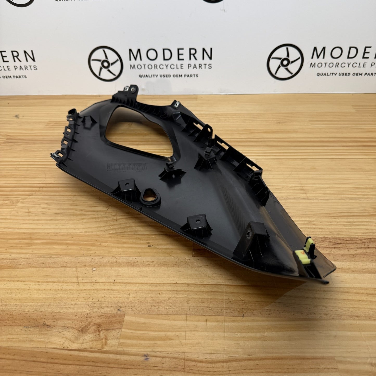 Yamaha YZF-R7 2022-2025 Left Upper Fairing Black BEB-W2835U-00-P0 Genuine OEM