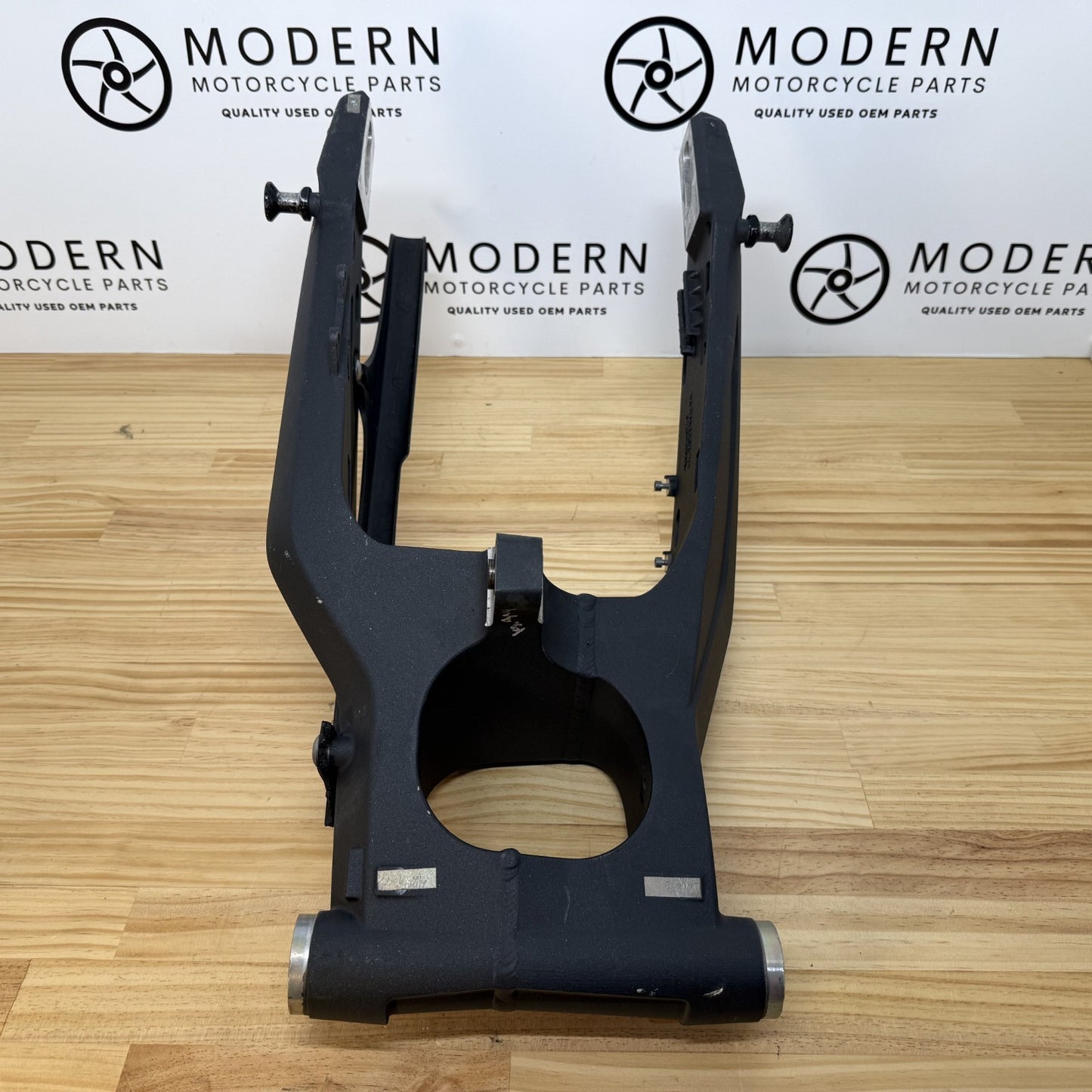 Triumph Daytona 675R 2013-2017 Gen 3 Swingarm T2050186 OEM