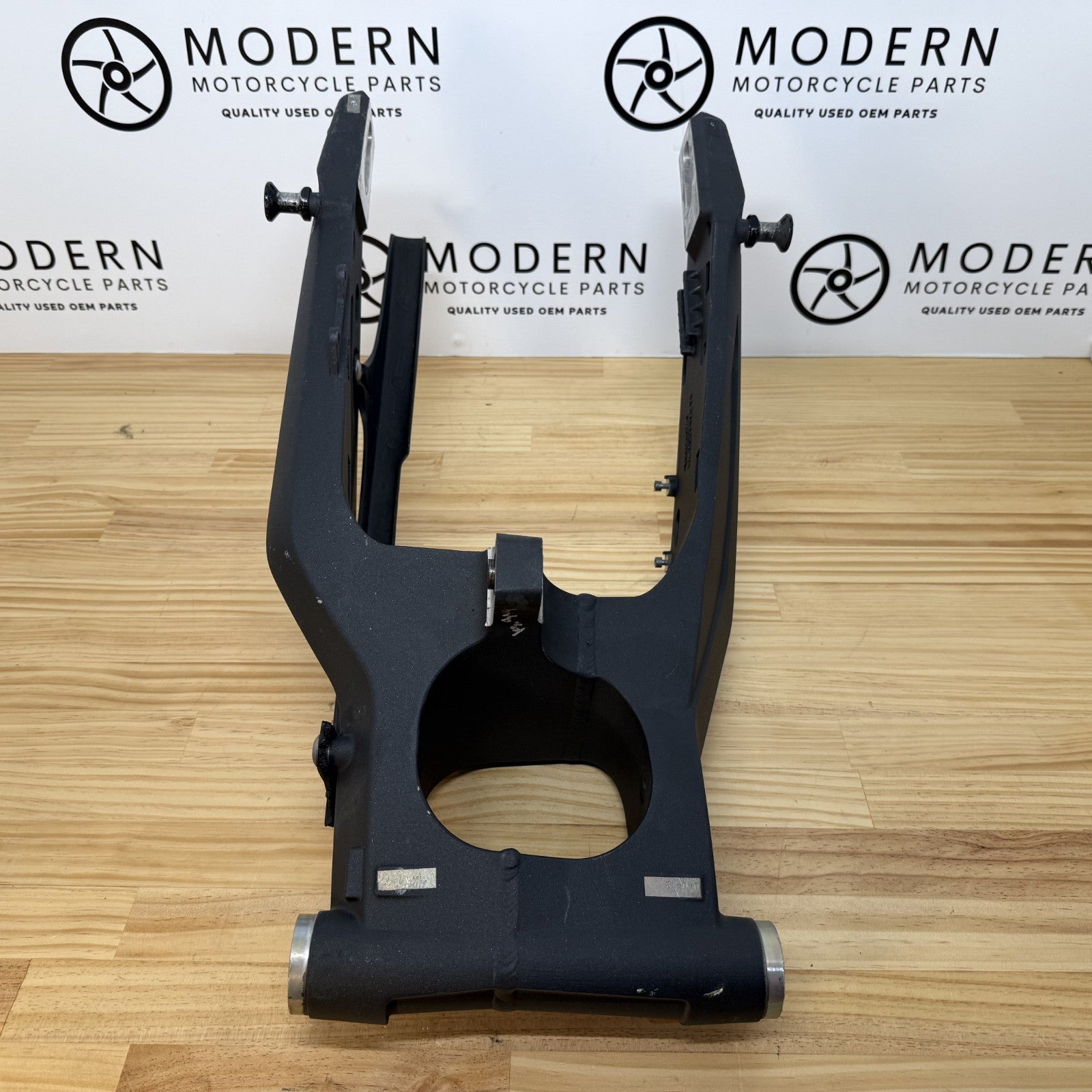 Triumph Daytona 675R 2013-2017 Gen 3 Swingarm T2050186 OEM