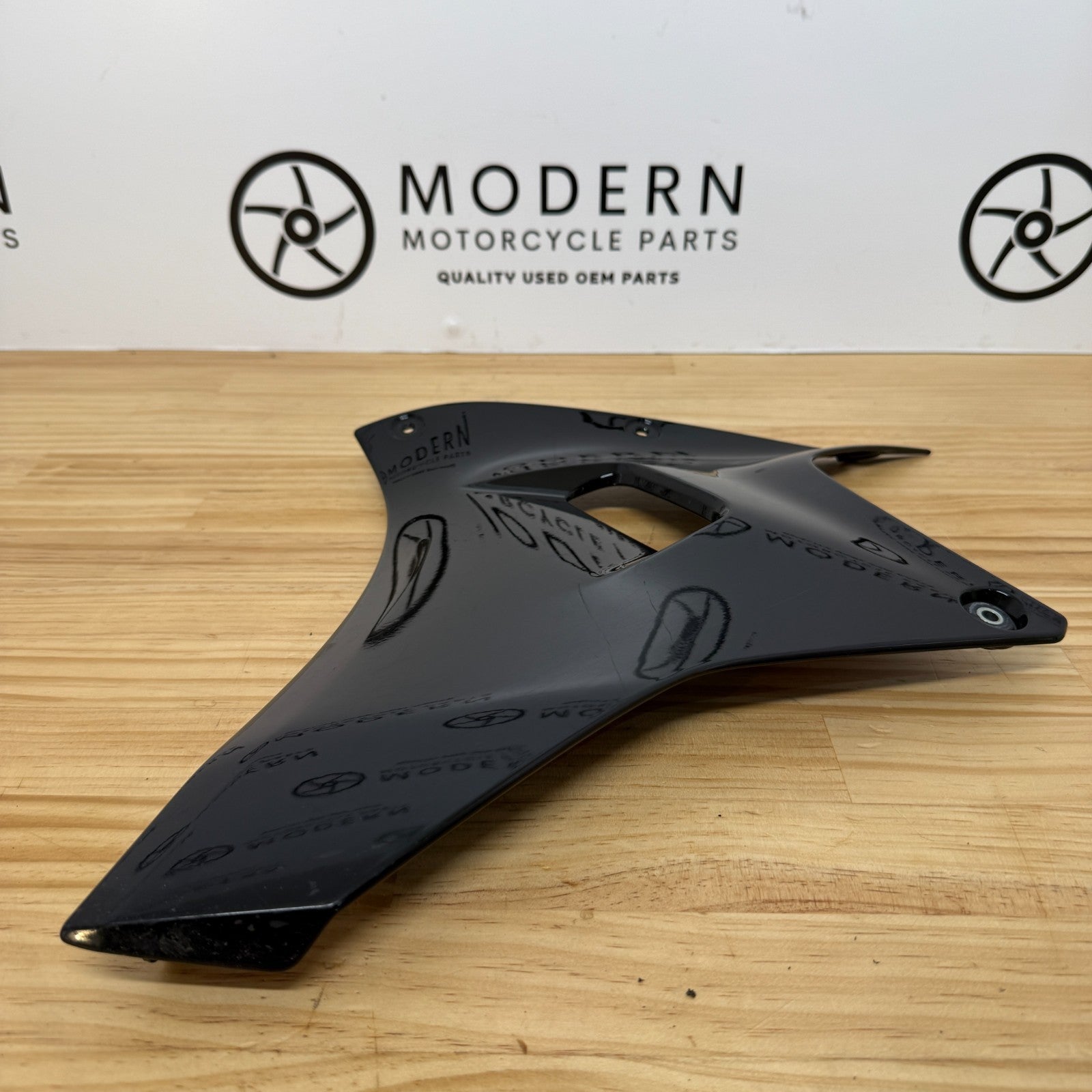 Yamaha YZF-R7 2022-2025 Left Lower Fairing Black BEB-2172G-00-33 Genuine OEM