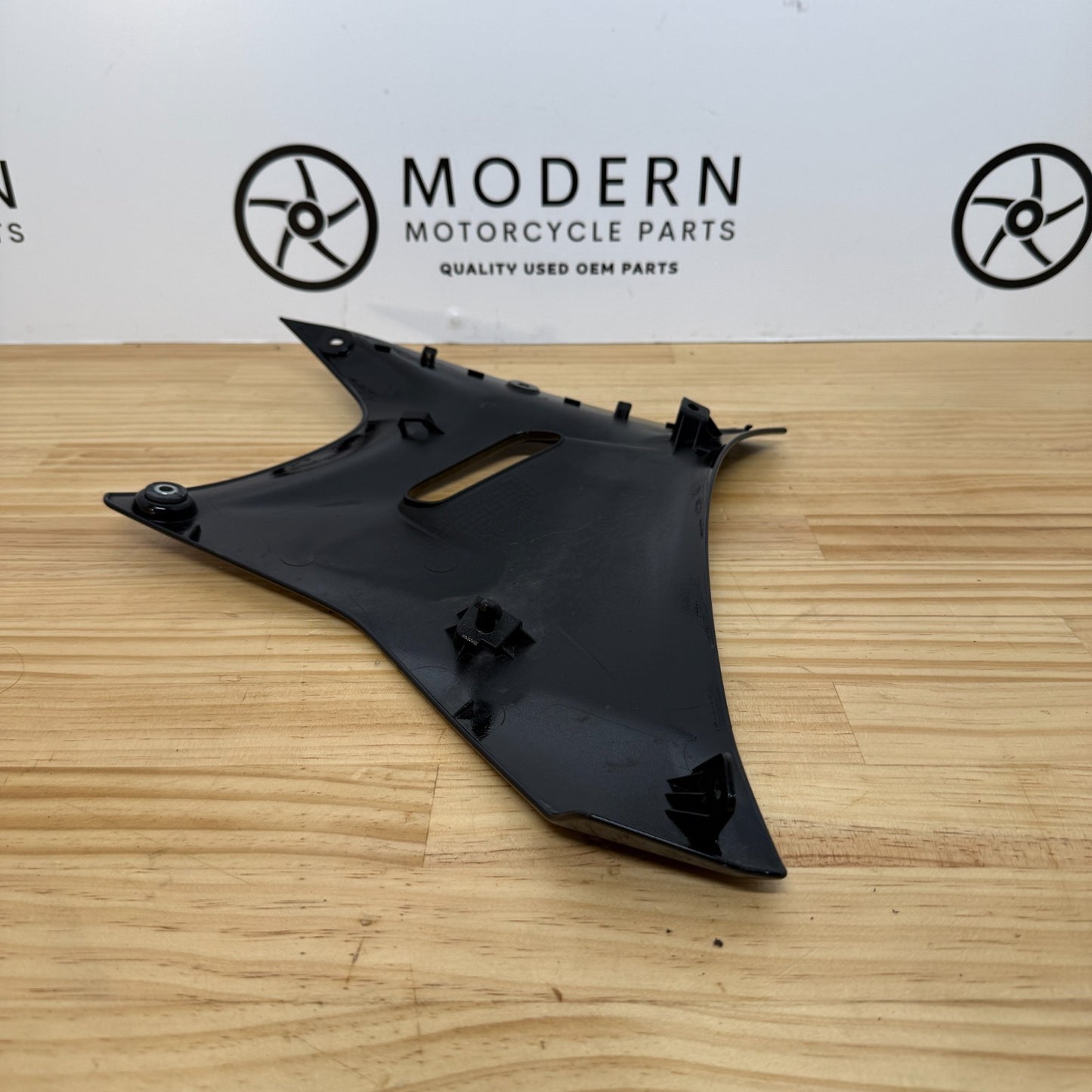 Yamaha YZF-R7 2022-2025 Left Lower Fairing Black BEB-2172G-00-33 Genuine OEM