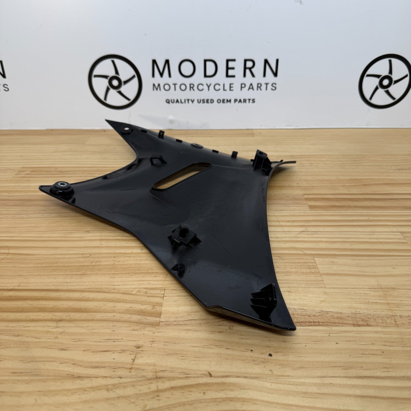Yamaha YZF-R7 2022-2025 Left Lower Fairing Black BEB-2172G-00-33 Genuine OEM