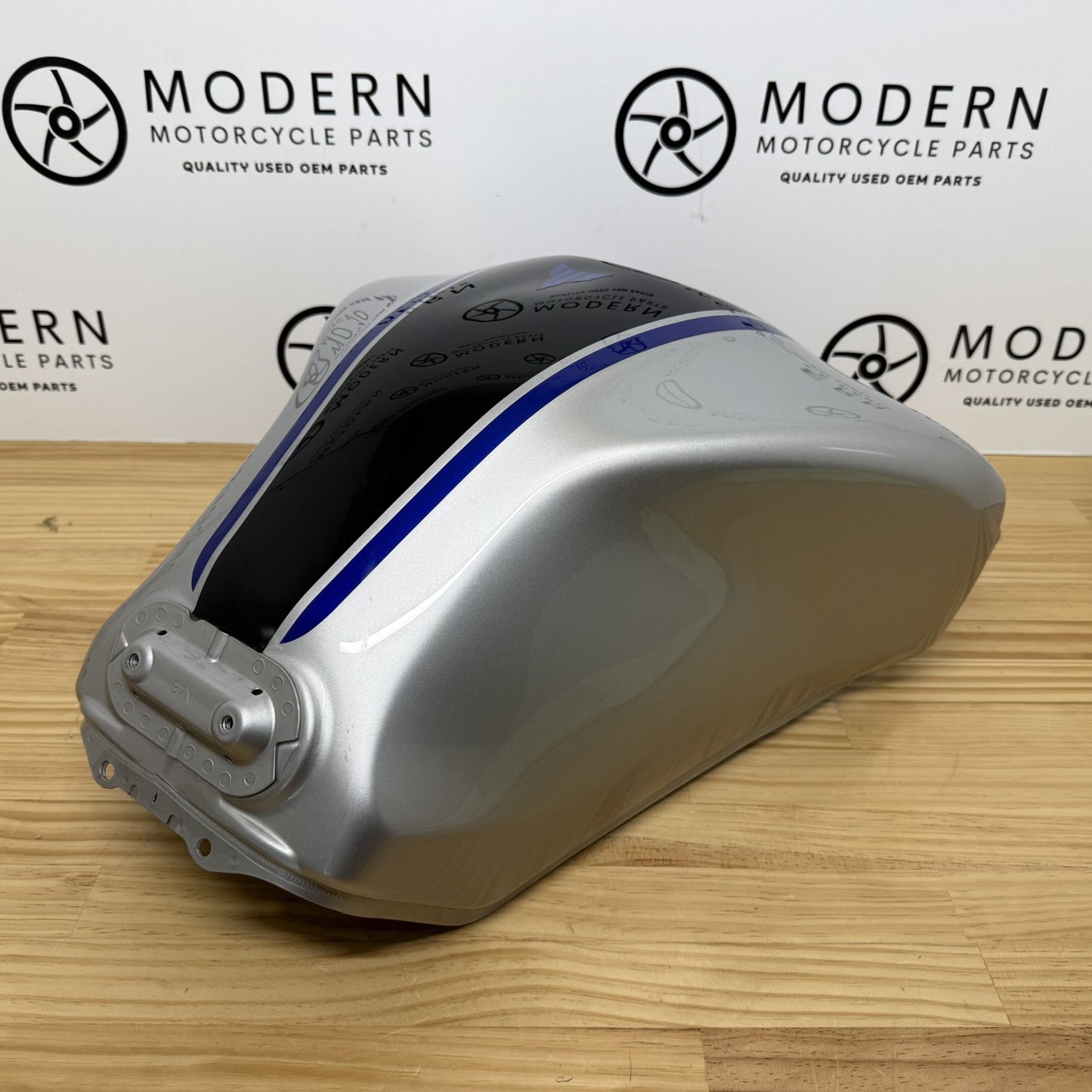 Yamaha MT09SP 2021-2025 Fuel Tank Silver Black OEM B7N-Y2410-00-04