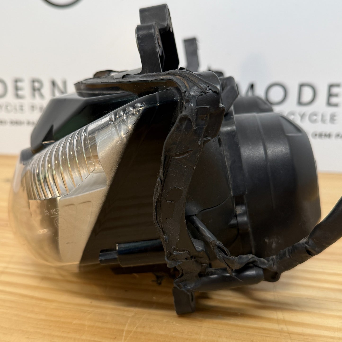 Triumph Daytona 675 2006-2008 Headlight T2707600 Genuine OEM