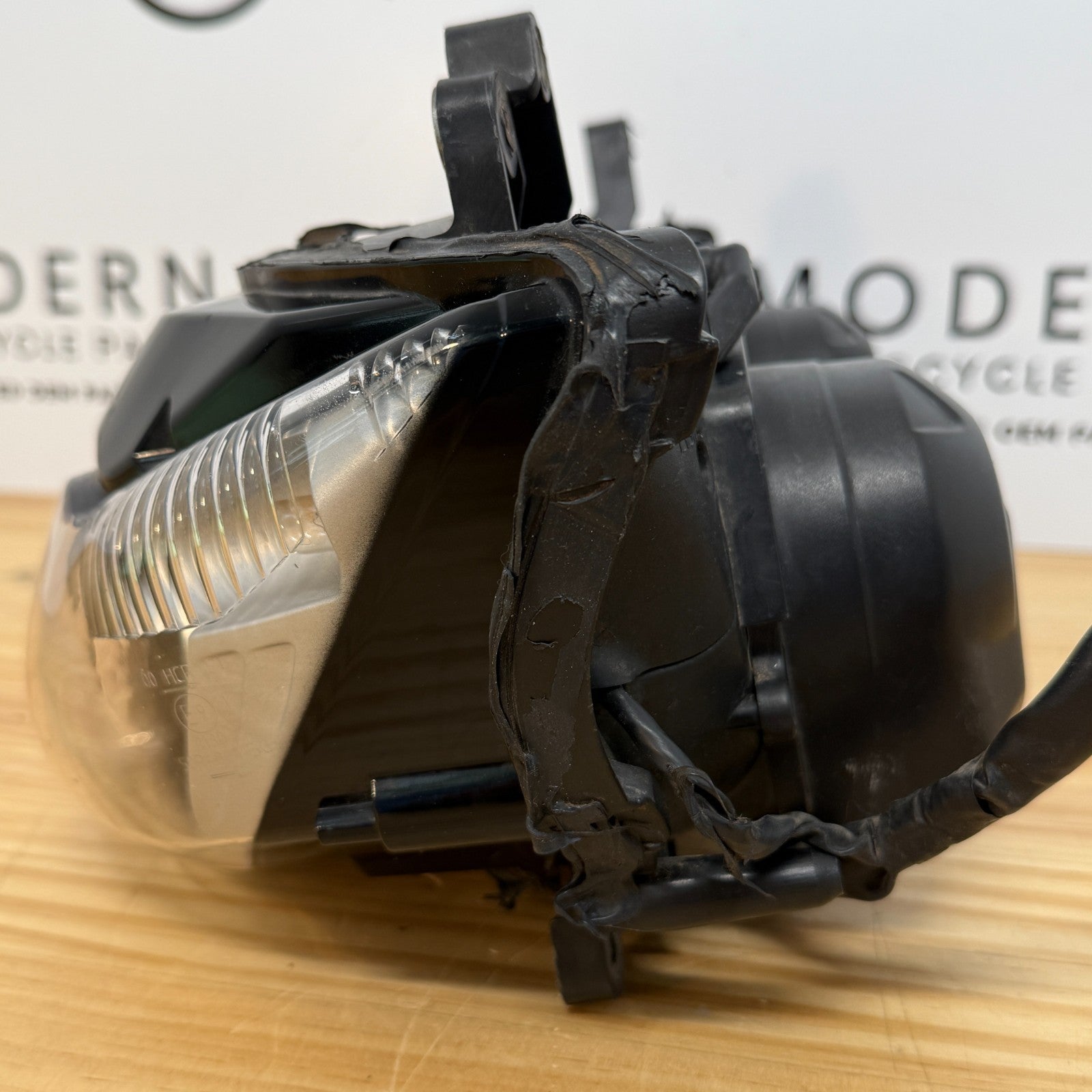 Triumph Daytona 675 2006-2008 Headlight T2707600 Genuine OEM