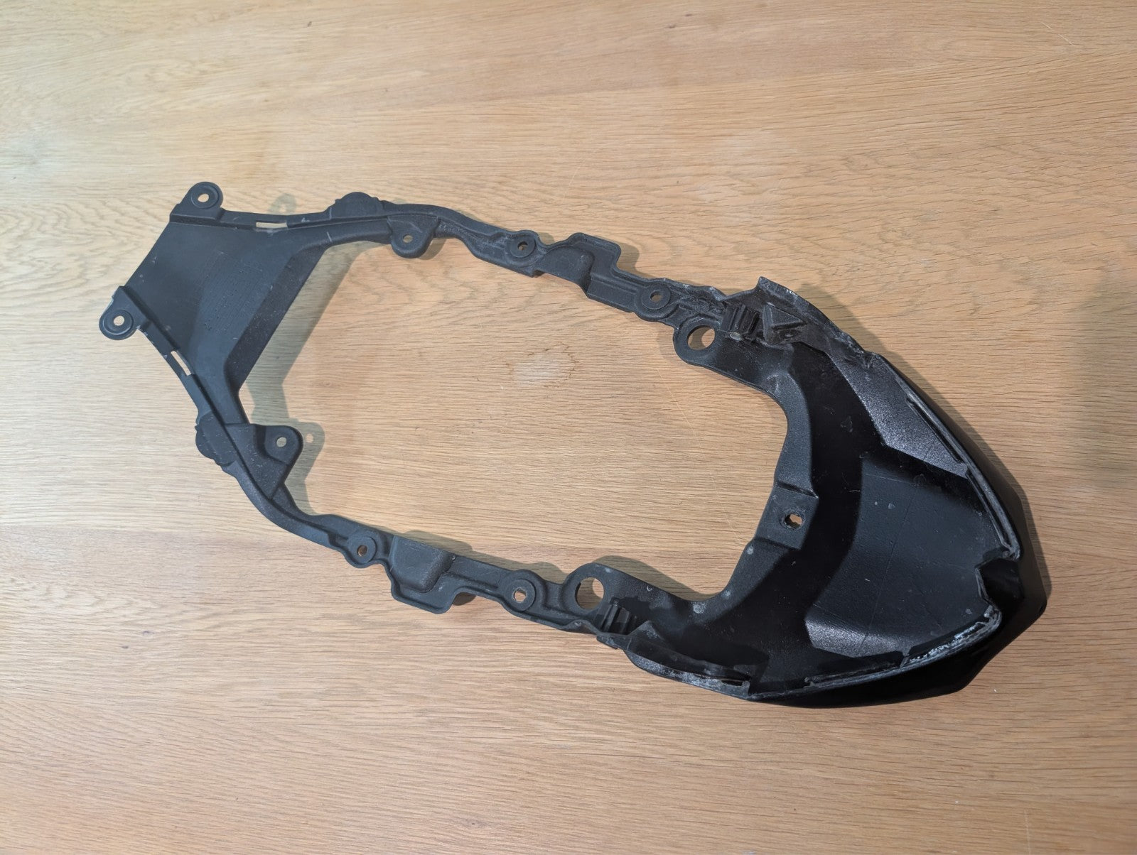 Suzuki GSXR1000 L1 L2 L3 2010 2016 Centre Tail fairing 47300-47H01-019