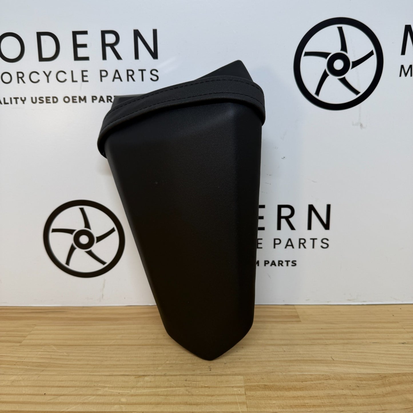 Yamaha YZF-R6 R1 Pillion seat 2CR-24750-01 Genuine OEM