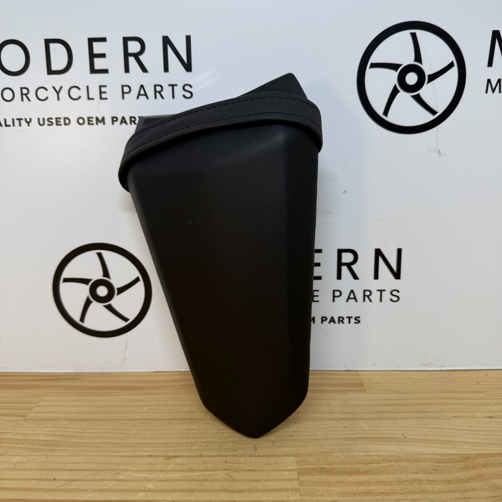 Yamaha YZF-R6 R1 Pillion seat 2CR-24750-01 Genuine OEM