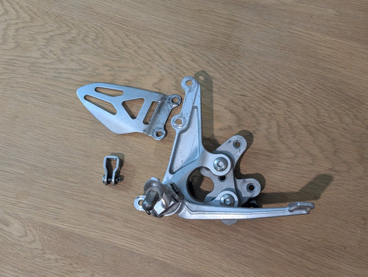 Suzuki GSXR1000 L1 L2 L3 2010 2016 Right Rearset OEM