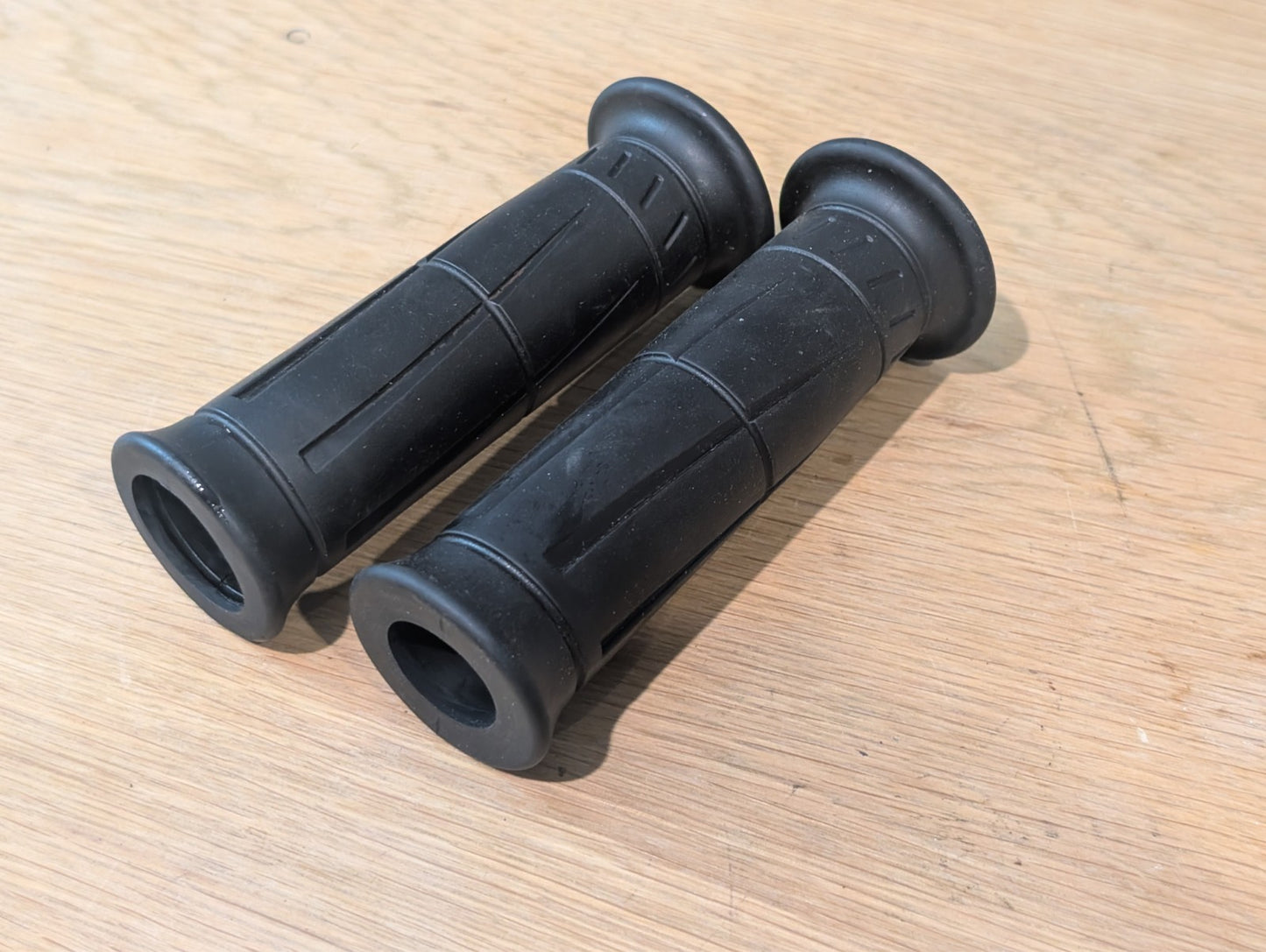 Kawasaki ZX10R Gen 4 2011-2015 OEM Hand Grips Pair