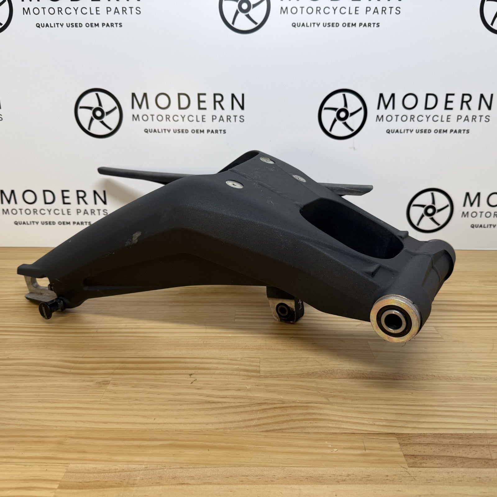 Triumph Daytona 675R 2013-2017 Gen 3 Swingarm T2050186 OEM