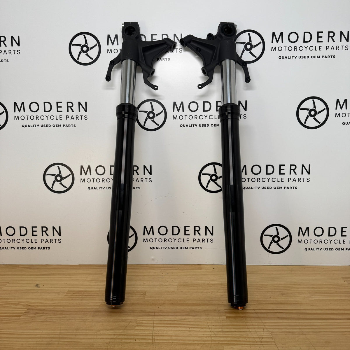 Yamaha YZF-R1 2020-2024 Front Forks B3L-23103-00 / B3L-23102-00 Genuine OEM #1