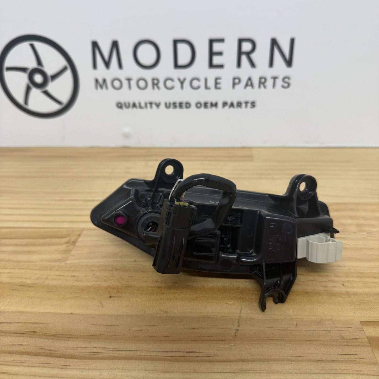 Yamaha YZF-R1 2020+ Right Headlight DRL Pilot B3L-84302-00 Genuine OEM