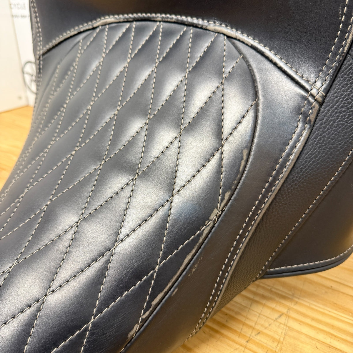 Indian Chieftan Roadmaster 2015-2017 Heated Seat with Studs 2687597-06 Genuine O