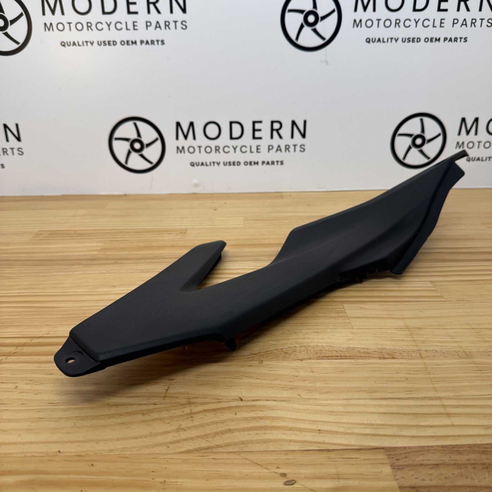 Yamaha YZF-R3 2025+ Right Seat Fairing Infill BRA-F171X Genuine OEM