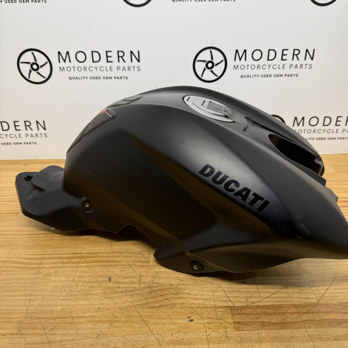Ducati Streetfighter 848 1098 2009-2015 Fuel Tank Red 58611721AA Genuine OEM