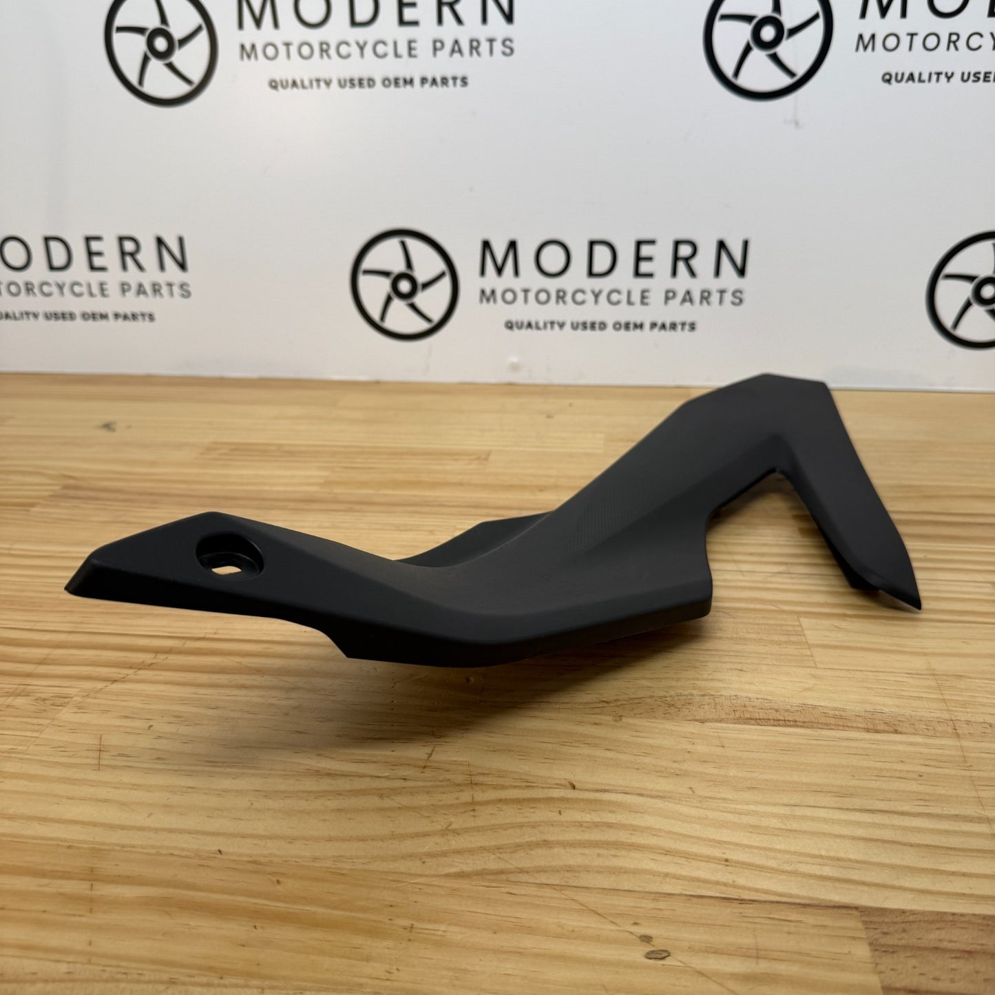 Yamaha YZF-R3 2025+ Right Seat Fairing Infill BRA-F171X Genuine OEM