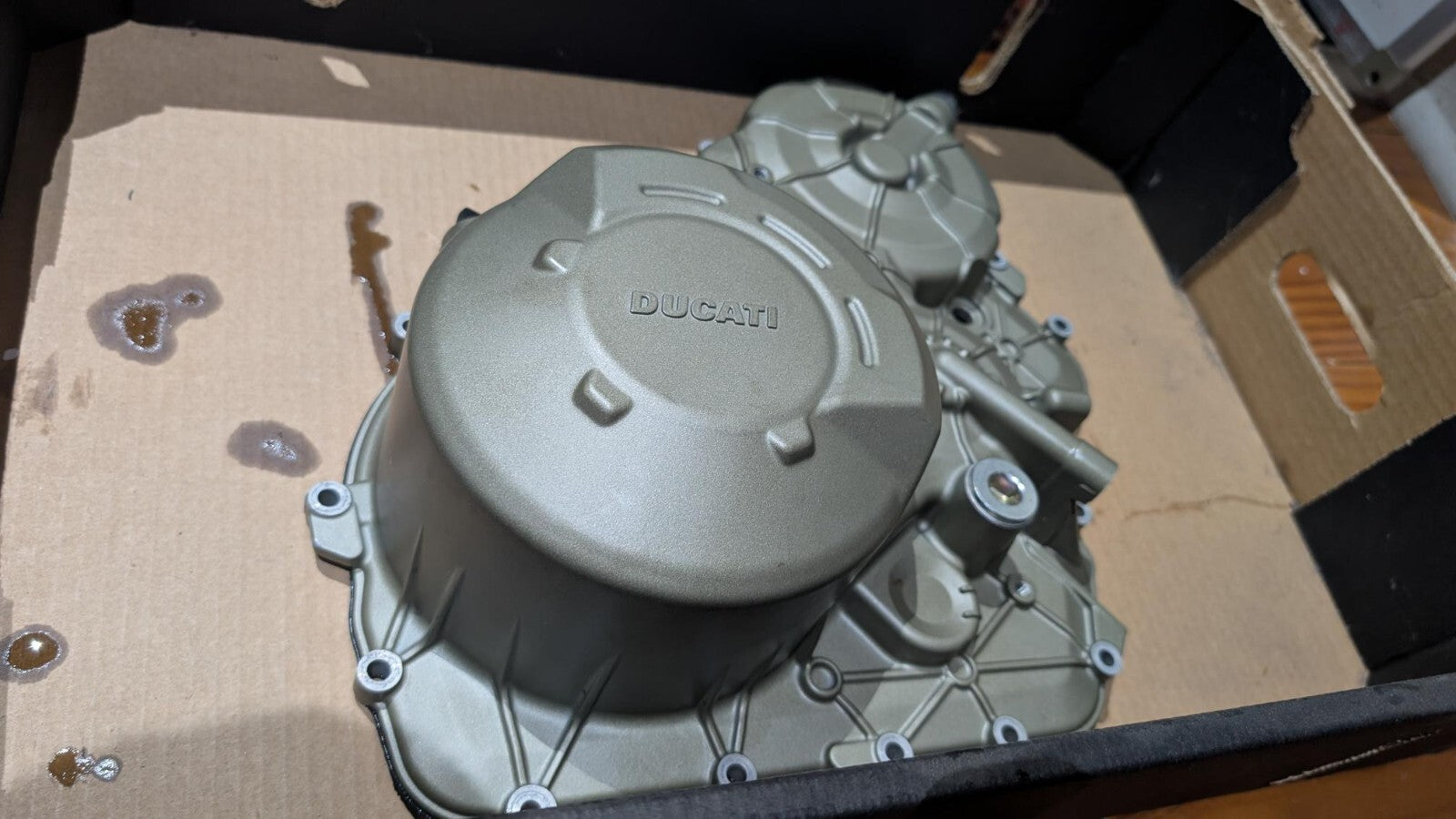 Clutch Crank Case Cover Ducati V4 V4S Streetfigher 2020 2021 24311611BH MINT!