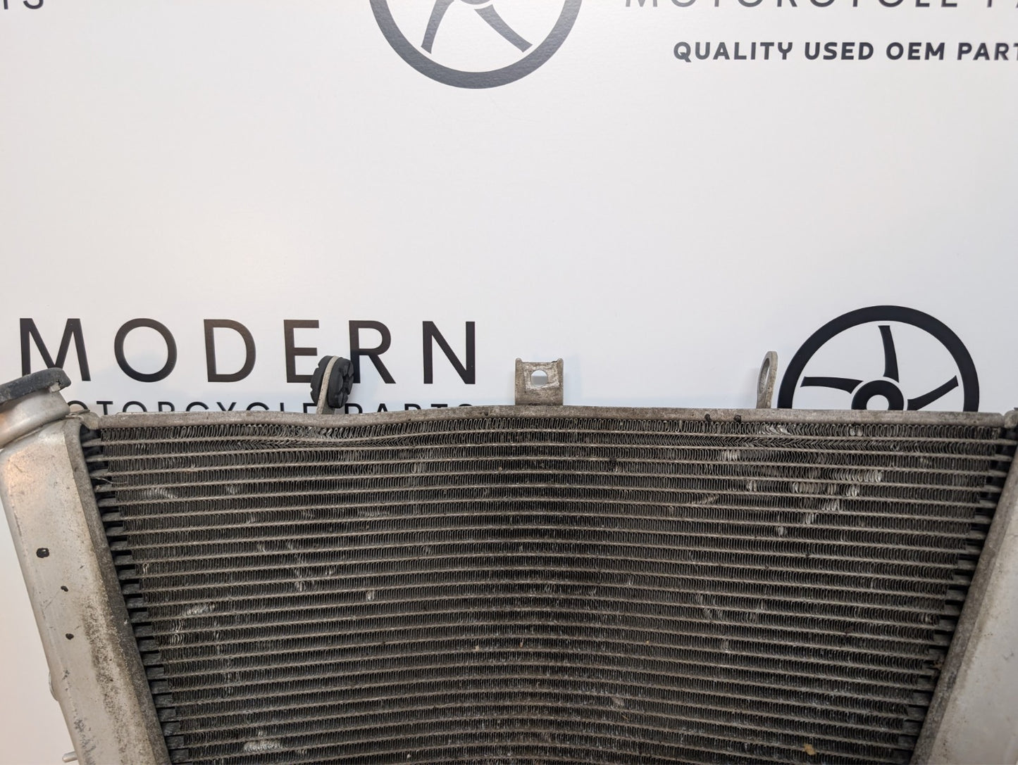 Suzuki GSXR1000 2007 2008 Radiator 17710-21H00 OEM