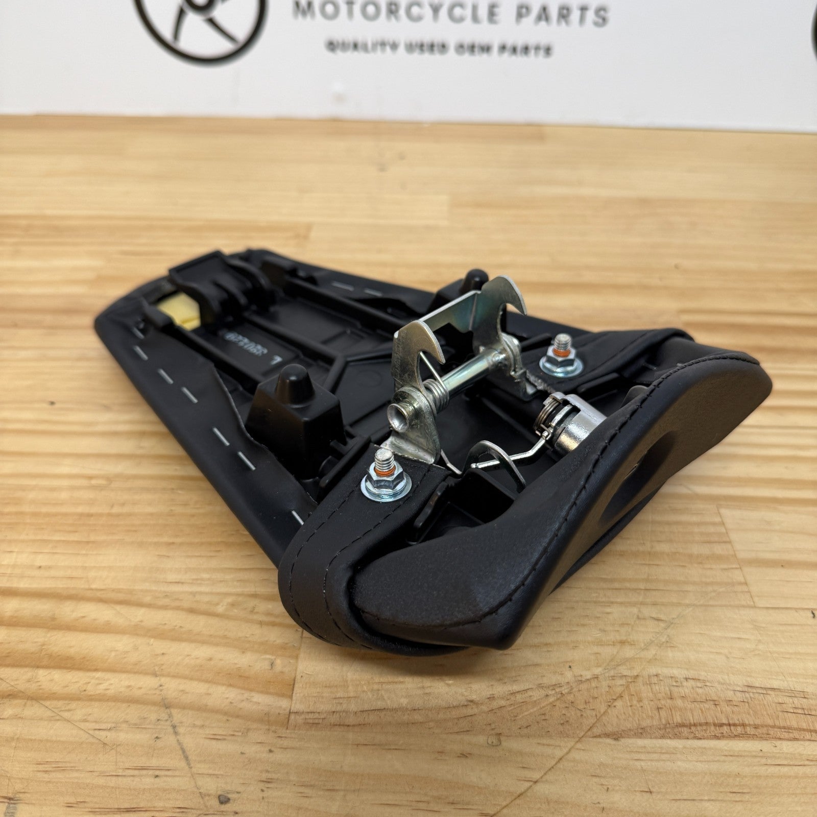 Yamaha YZF-R6 R1 Pillion seat 2CR-24750-01 Genuine OEM