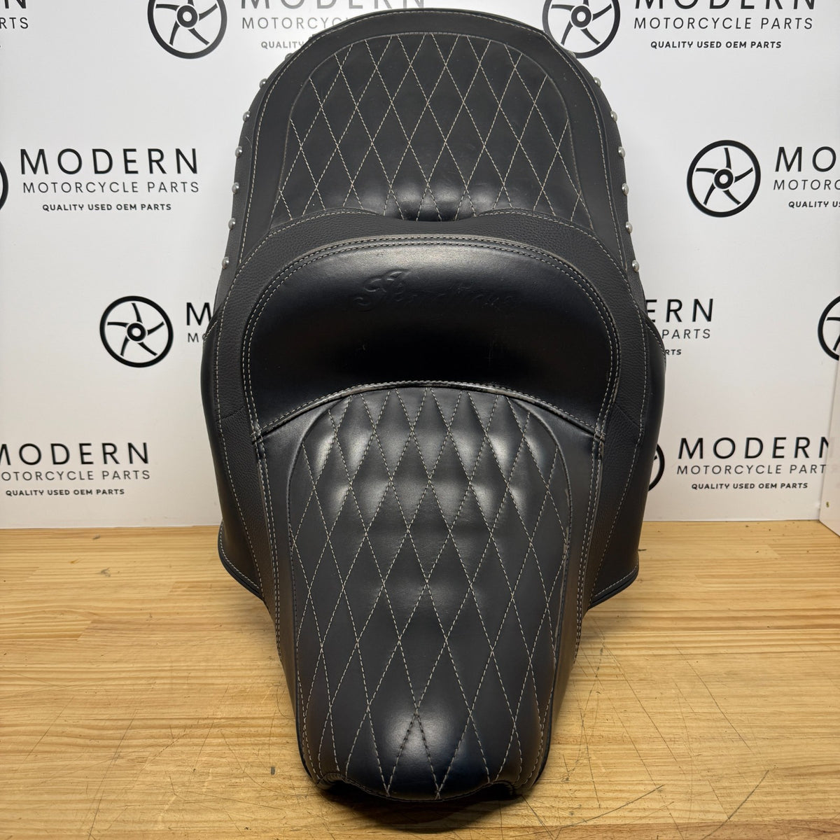 Indian Chieftan Roadmaster 2015-2017 Heated Seat with Studs 2687597-06 Genuine O