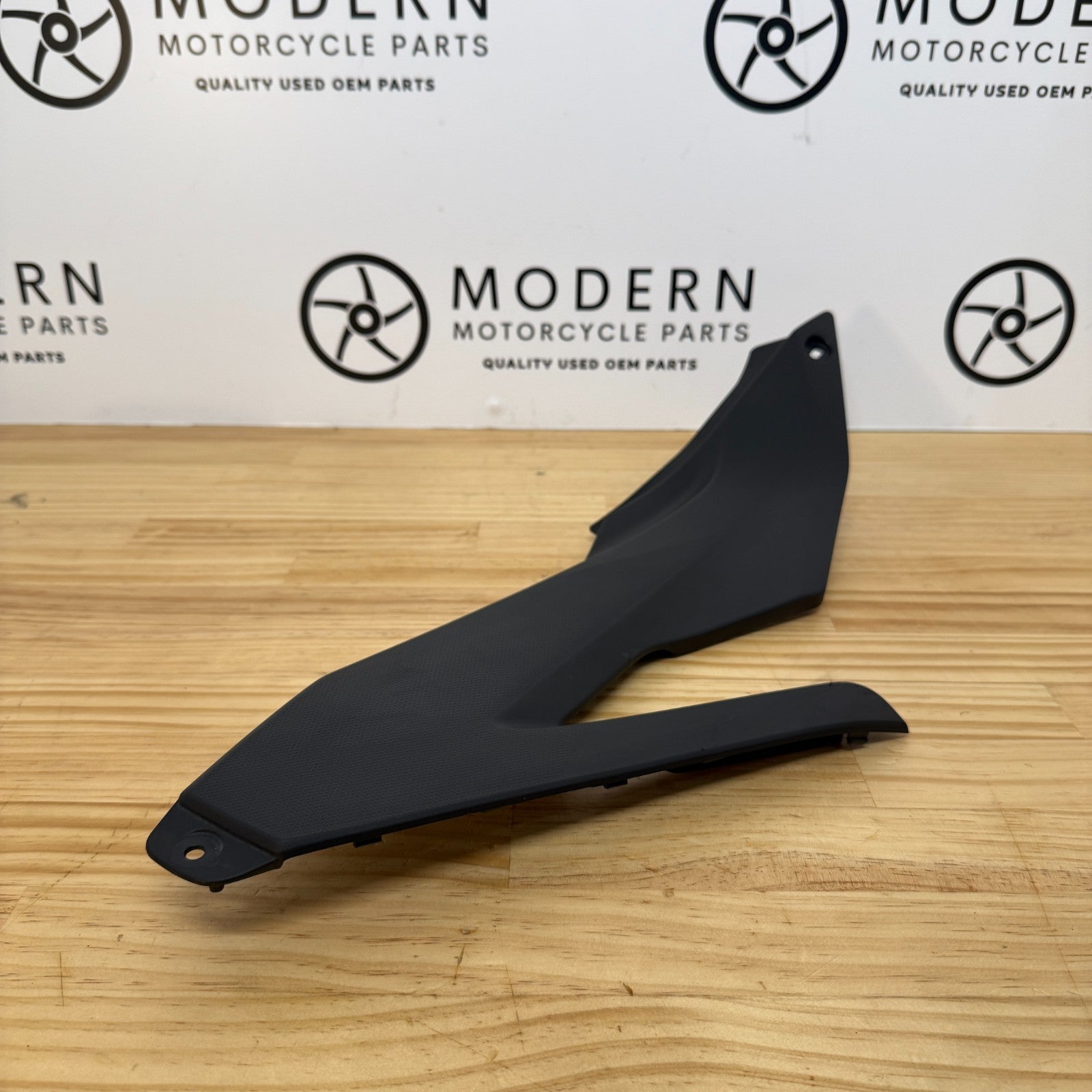 Yamaha YZF-R3 2025+ Left Seat Fairing Infill BRA-F171E Genuine OEM
