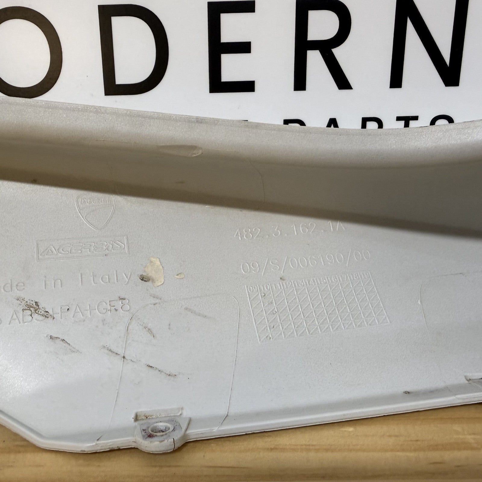 Ducati Multistrada 1200S 2010-2014 Right Seat Fairing White 48211621AA.AQ.AW