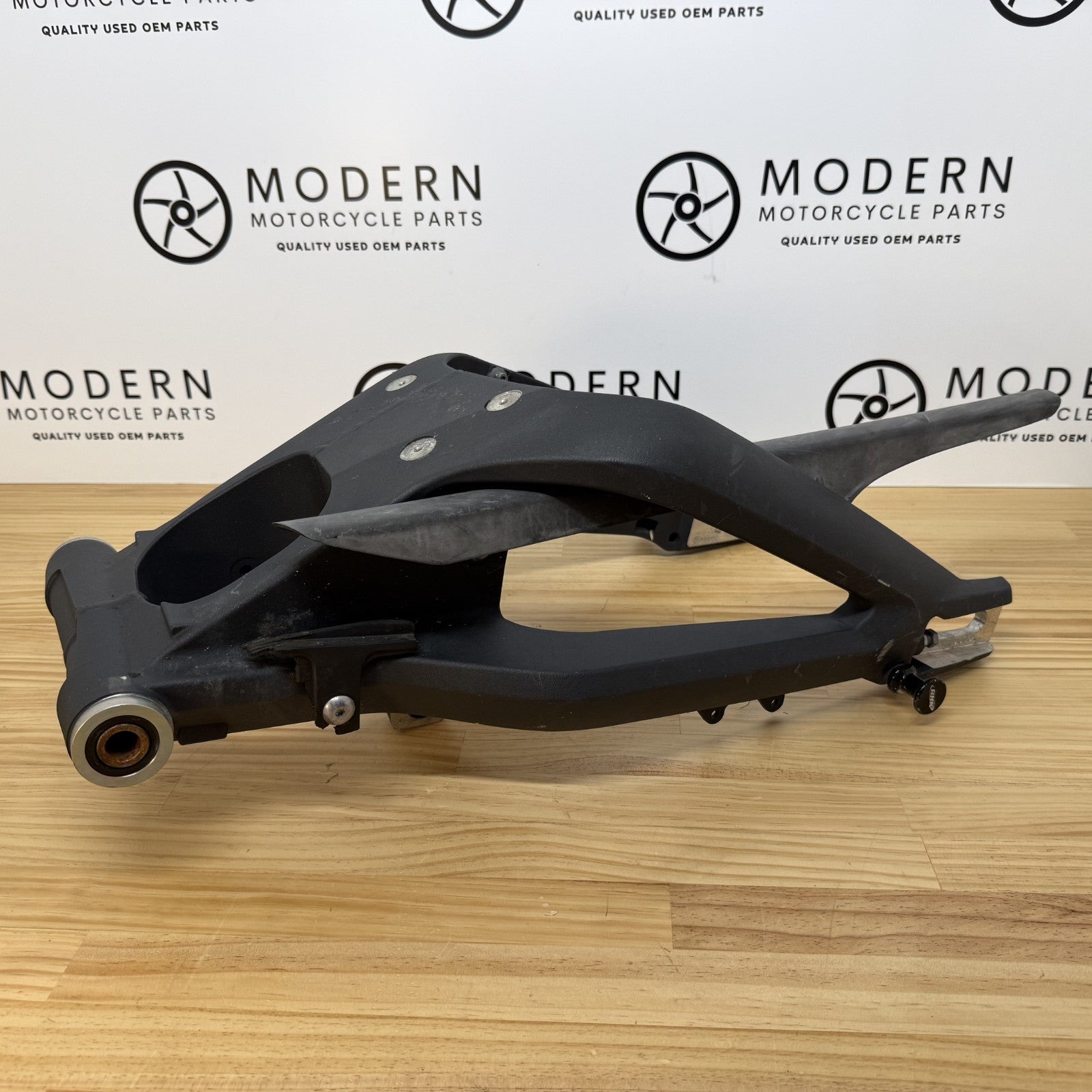 Triumph Daytona 675R 2013-2017 Gen 3 Swingarm T2050186 OEM