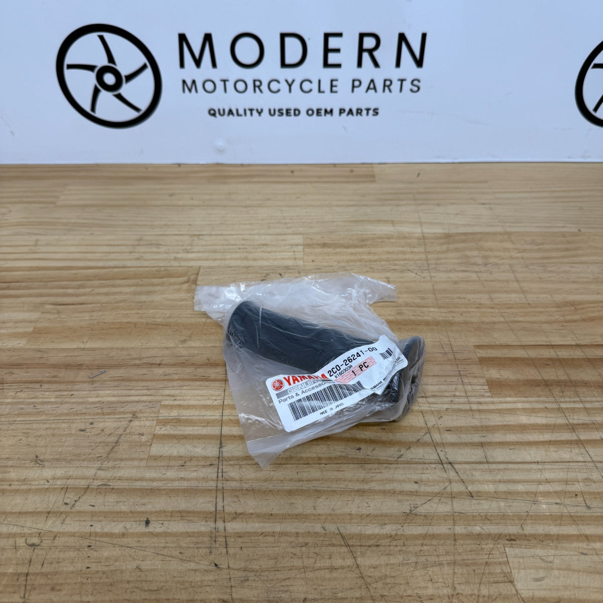 BRAND NEW Yamaha  Left Bar Grip 2C0-26241-00 Genuine OEM
