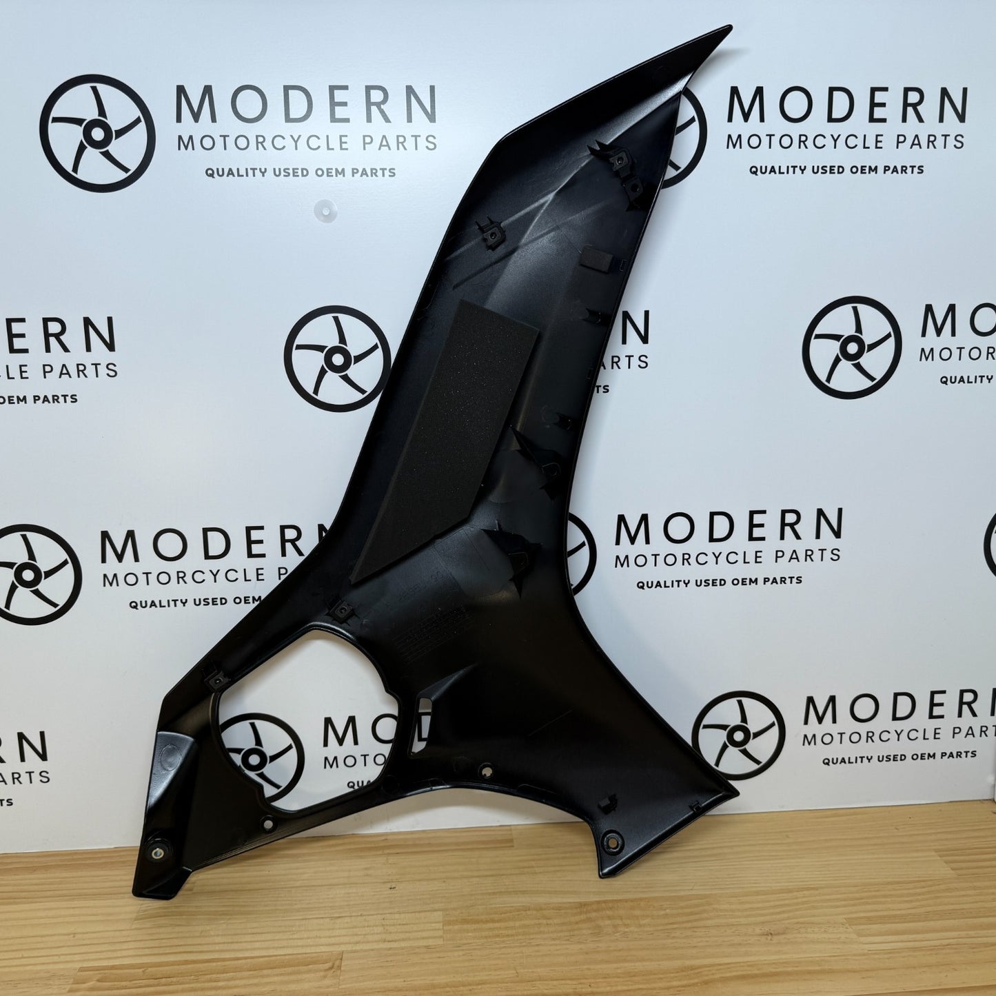 Yamaha YZF-R6 2017+ Left Fairing Outer Black Genuine OEM BN6-W283U-00-P0