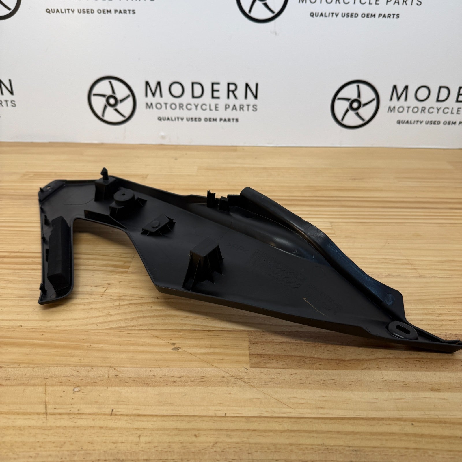Yamaha YZF-R3 2025+ Right Seat Fairing Infill BRA-F171X Genuine OEM