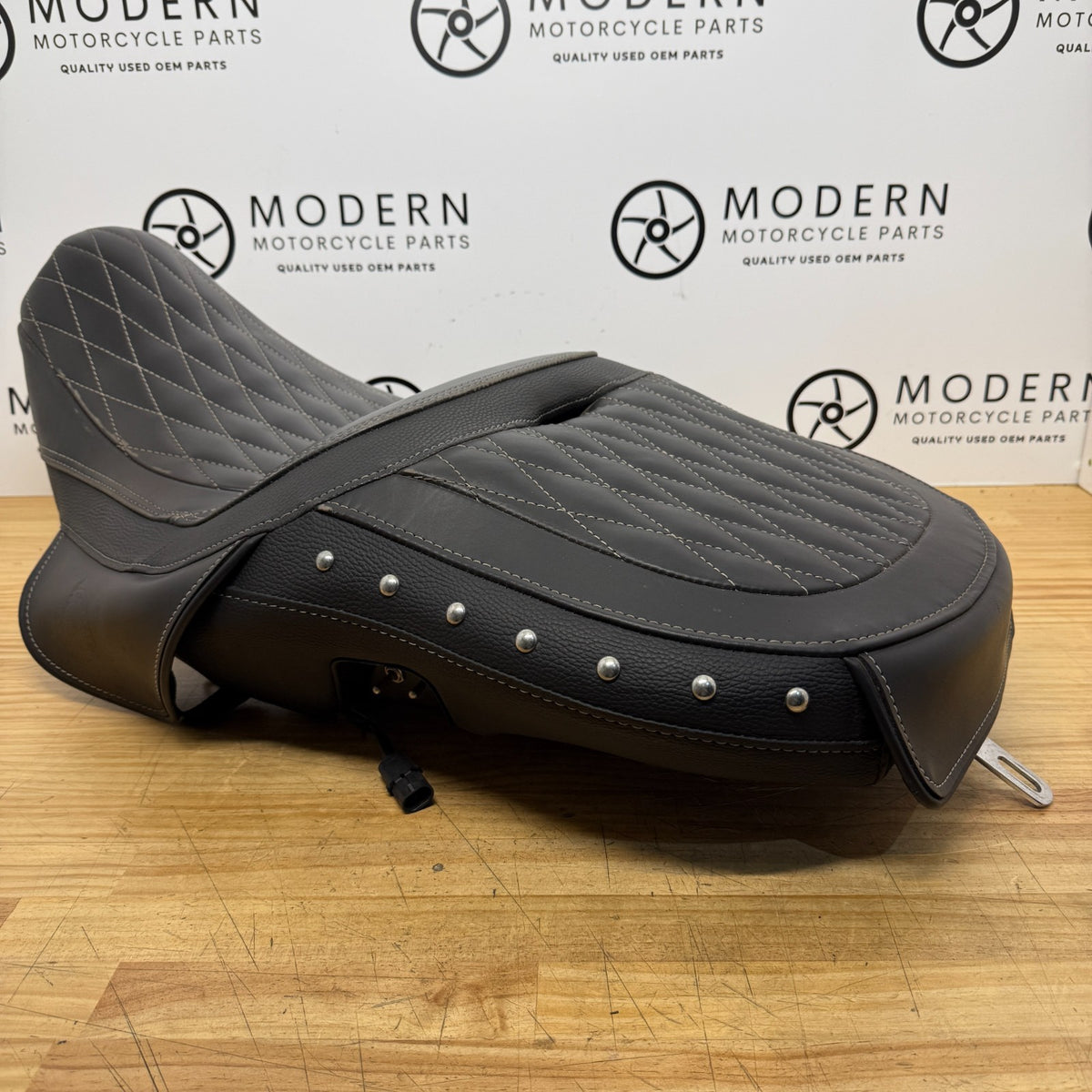 Indian Chieftan Roadmaster 2015-2017 Heated Seat with Studs 2687597-06 Genuine O