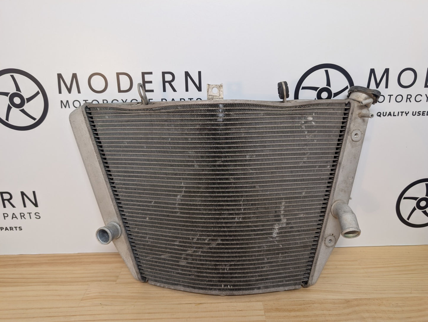 Suzuki GSXR1000 2007 2008 Radiator 17710-21H00 OEM