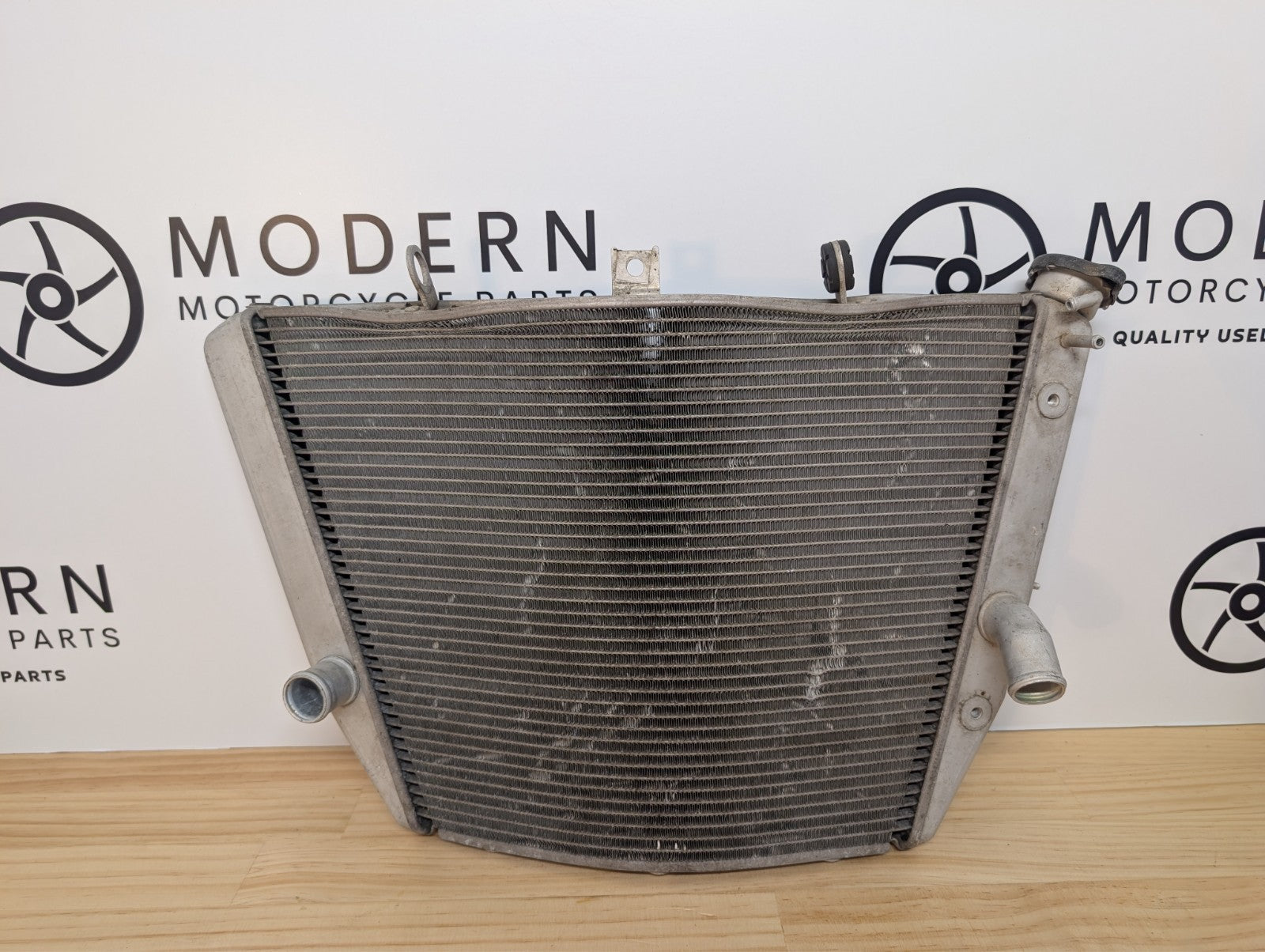 Suzuki GSXR1000 2007 2008 Radiator 17710-21H00 OEM
