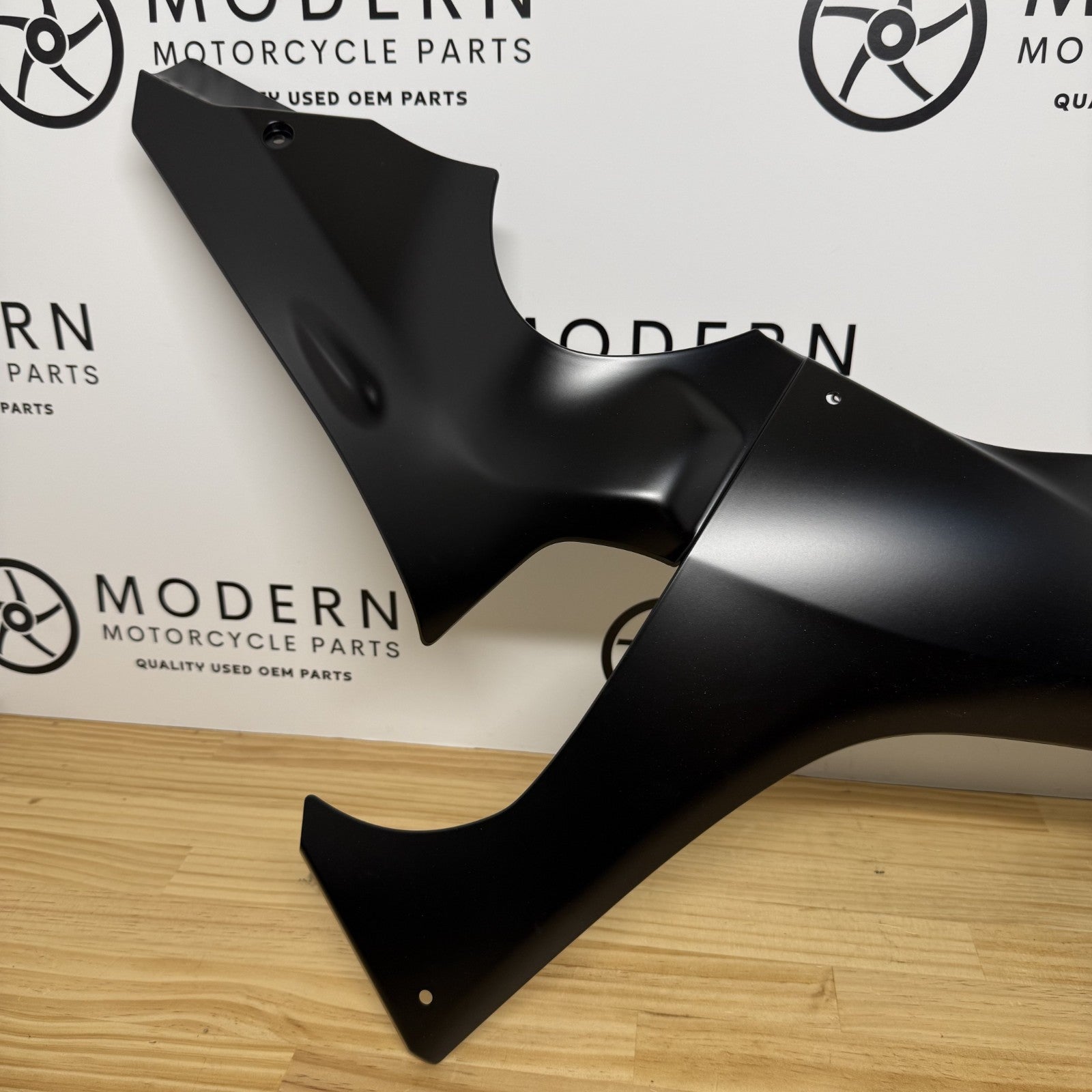 Yamaha YZF-R1 2025+ Right Fairing and Carbon Winglet Genuine OEM