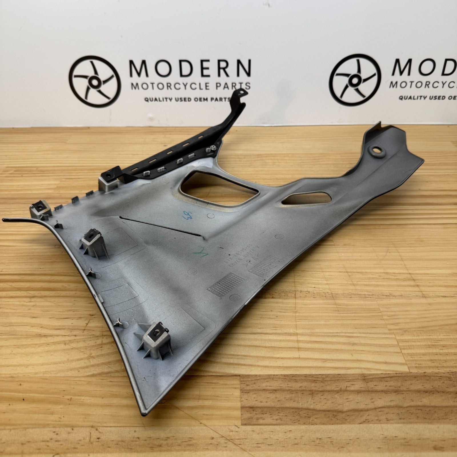 Yamaha YZF-R3 2019+ Right Lower Fairing Black B1X-F8395-00 Genuine OEM