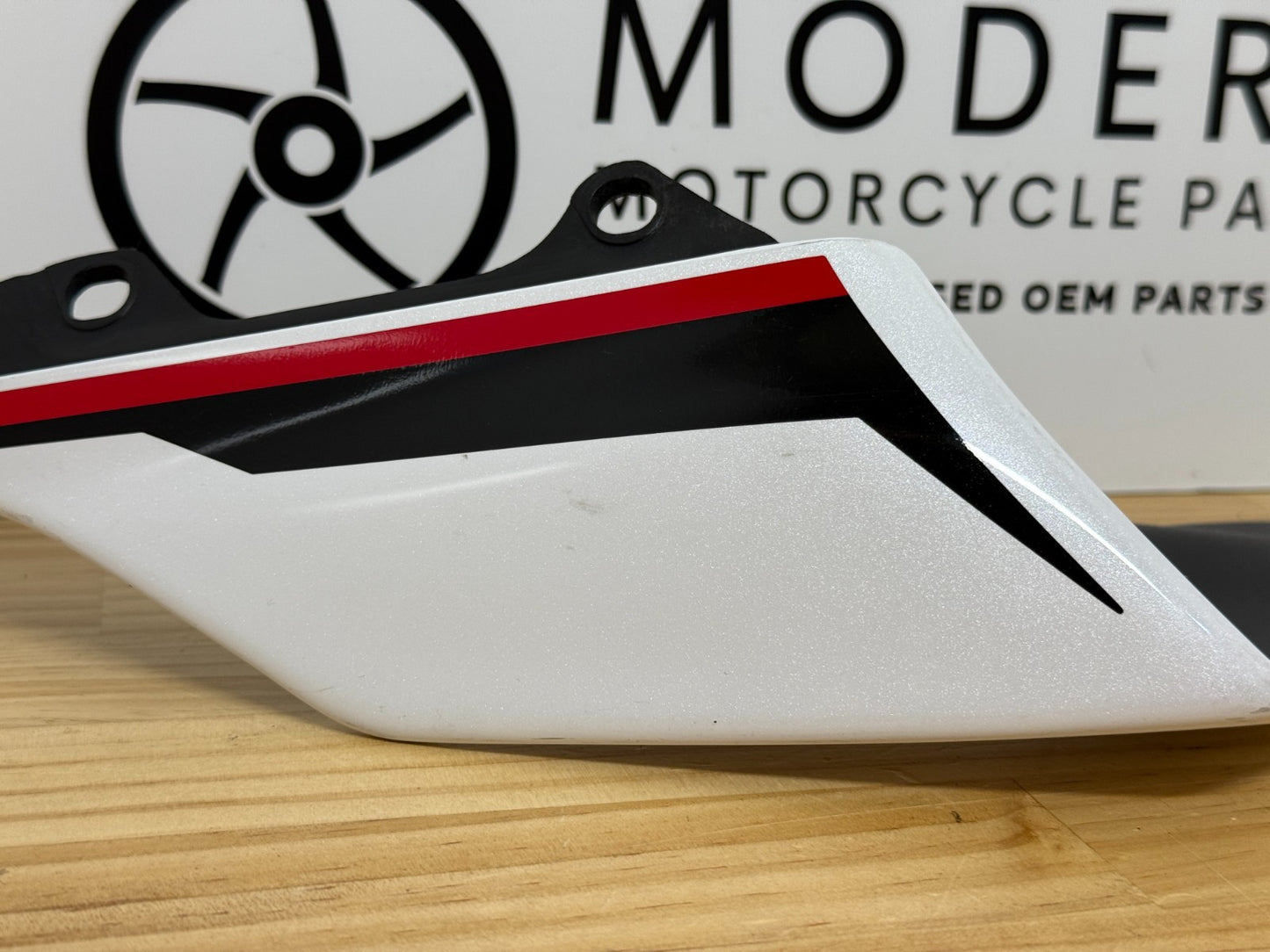 Yamaha YZF-R6 2017-2024 Right Tail Fairing White BN6-W2171-00-P0 Genuine OEM